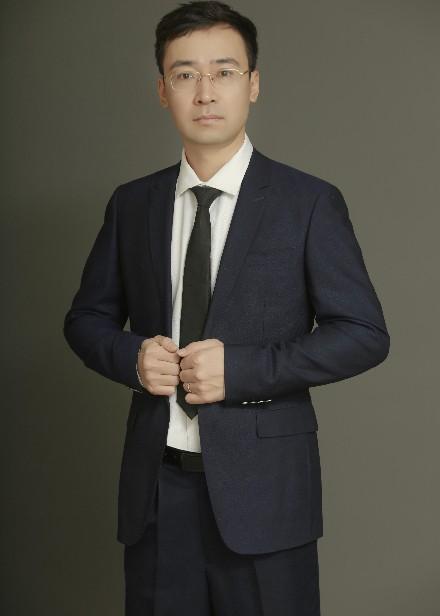 《內(nèi)容生產(chǎn)、新媒體獲客寶典》 醫(yī)療行業(yè)短視頻策劃與運(yùn)營(yíng)